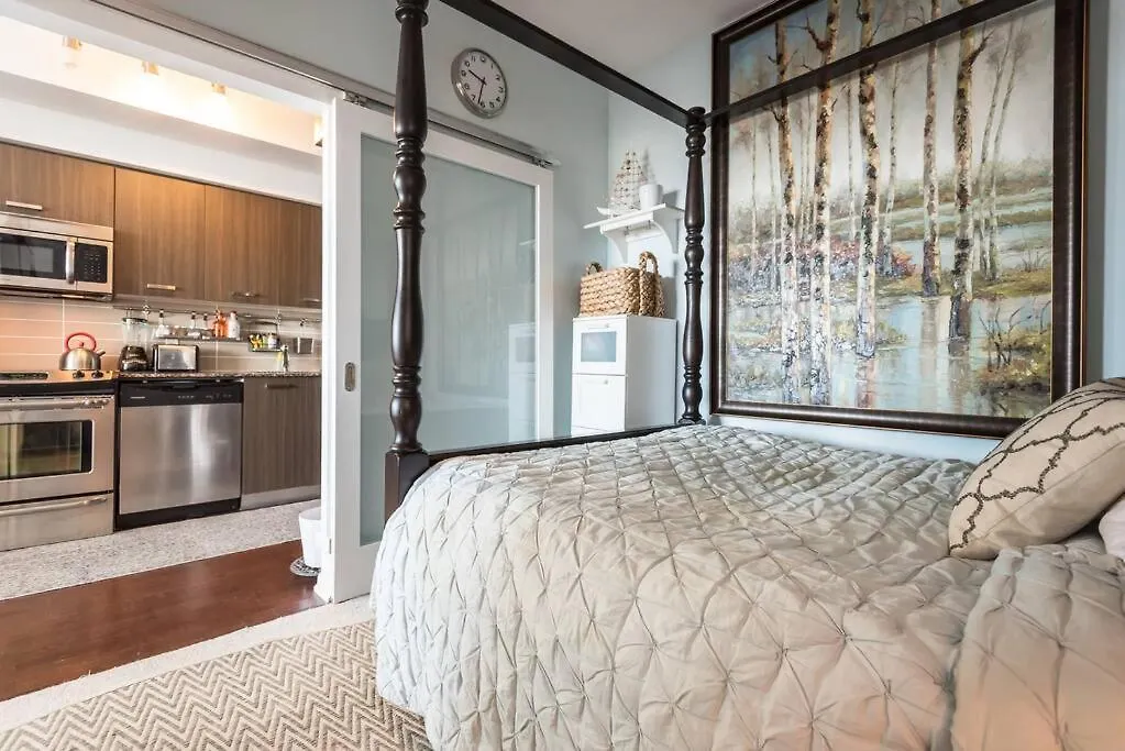 Stunning Condo With Fantastic View Of The City! Toronto Canada